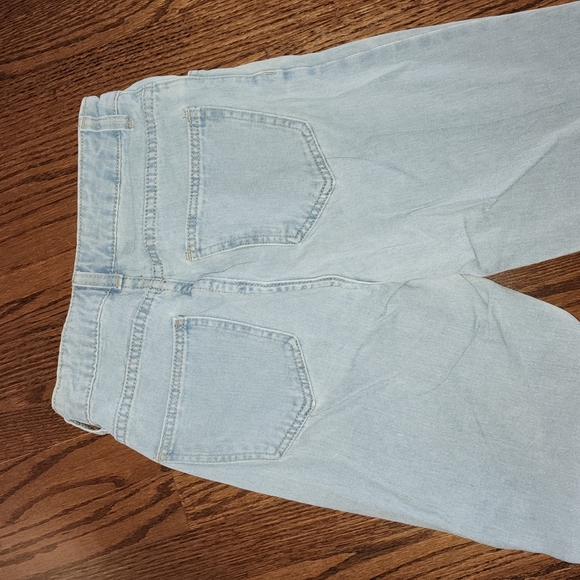 High Rise "Mom" Jeans - Picture 4 of 7